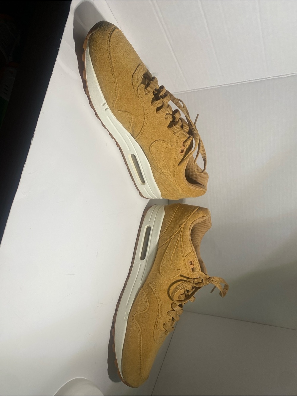 Nike Air Max 1 Premium "Wheat" (also commonly called the "Flax" colorway). - Picture 2 of 7